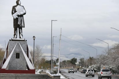 El Servicio Meteorólogico Nacional (SMN) de México informó este lunes que durante las próximas horas y el martes prevé la caída de nieve o aguanieve en cimas montañosas del centro y oriente de México, con altura superior a los 4,200 metros sobre el nivel del mar. (ARCHIVO)