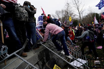 El excandidato republicano por la Legislatura de Florida (EUA) Gabriel García, quien es miembro del grupo ultraderechista Proud Boys, fue detenido este martes y acusado de participar en el asalto al Capitolio ocurrido el pasado 6 de enero. (ESPECIAL)
