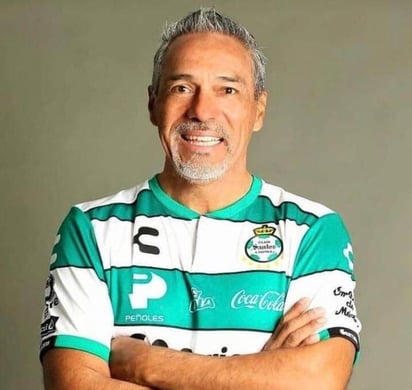 El director técnico de las Guerreras del Santos Laguna Femenil, Martín Pérez Padrón, partió ayer a su encuentro con El Señor. (ESPECIAL)