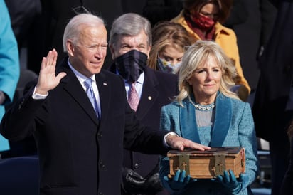 Ya investido como presidente, Biden ofreció un discurso a la nación, donde resaltó que este acto de toma de posesión no representa el triunfo de un candidato, sino la victoria de una causa y pidió al pueblo de EUA unirse en este momento histórico. (ESPECIAL)