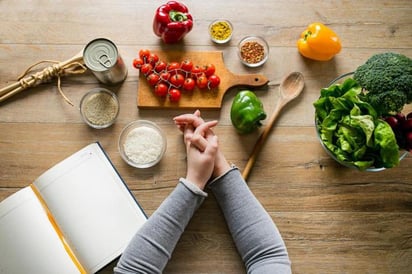 No hay pruebas suficientes para establecer si la mayoría de las dietas con bajo contenido de carbohidratos dan beneficios saludables para el corazón.