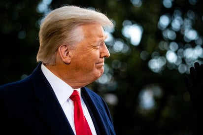 La Corte Suprema de Estados Unidos puso fin el lunes a las demandas que acusaban a Donald Trump de enriquecerse indebidamente durante su presidencia. (ARCHIVO) 