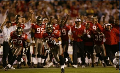 Hace 18 años exactamente, los Buccaneers de Tampa Bay asistieron a su primer Super Bowl y lo ganaron fácilmente. (ESPECIAL)