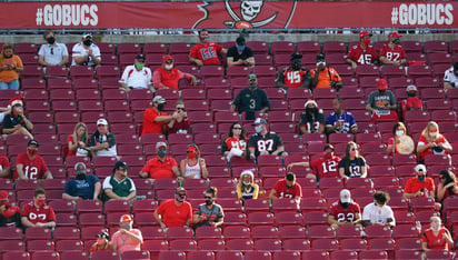 Warren Sapp desearía que los fanáticos de los Buccaneers de Tampa Bay pudieran llenar las gradas para el primer Super Bowl que disputará un equipo en su casa. (ESPECIAL)