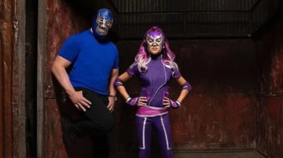 La leyenda mexicana de la lucha Blue Demon Jr. y la joven Scarlett Estévez aspiran a darle 'un giro 'latinx'' a los superhéroes con Ultra Violet & Blue Demon, una serie que está preparando Disney+. (ESPECIAL)        