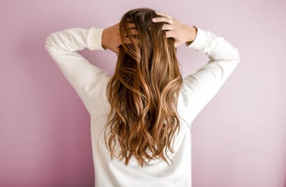 ¿Cómo mantener un buen aroma en tu cabello?