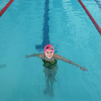 'Jime' practica la natación desde temprana edad y se incorporó después al triatlón, siguiendo el ejemplo de su hermano Javier. (ESPECIAL)