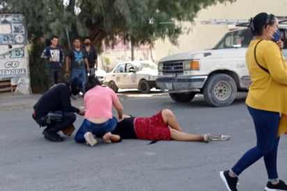 La mujer solo presentó una lesión en la cabeza. (EL SIGLO DE TORREÓN)