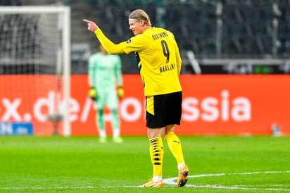 El delantero noruego Erling Haaland, actualmente en la disciplina del Borussia Dortmund, se ha convertido en uno de los jugadores más observados de Europa y se le relacionada constantemente con grandes clubes entre los que se cuentan el Barcelona y el Real Madrid. (ESPECIAL)
