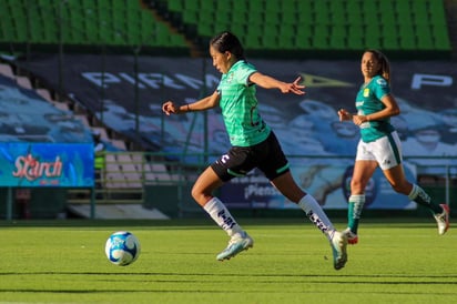 Las jugadoras de ofensiva del equipo lagunero generaron oportunidades, pero la contundencia no les acompañó para al menos empatar, dejando ir una clara Cynthia Peraza, sobre el final del encuentro. (ESPECIAL)