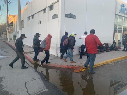 Las autoridades migratorias de México se han visto rebasados en capacidad de atención; pues la Patrulla Fronteriza de los Estados Unidos, en promedio por día, deportan alrededor de 250 migrantes de todas las nacionalidades.(EL SIGLO COAHUILA)