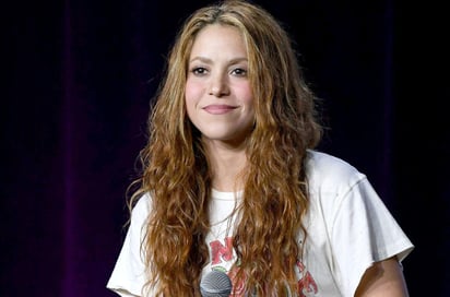 Shakira sorprendió a sus seguidores al mostrarse con nuevo color de cabello que recordó al aspecto que tenía en los 90. (ESPECIAL) 