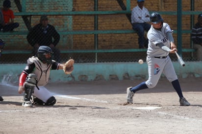 Los equipos ya entraron en calor y brindan su mejor versión sobre el diamante, otorgando grandes jugadas cada domingo. (ARCHIVO)