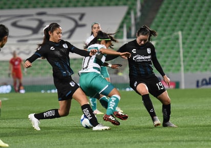 Las Guerreras continúan sin rumbo en este Guardianes 2021 y acumularon su cuarta derrota consecutiva, al caer 1-2 esta noche como locales en el Estadio Corona, ante el Gallos Femenil. (JESÚS GALINDO)