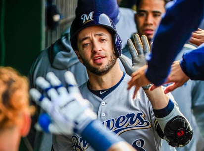 Ryan Braun, Jugador Más Valioso de la Liga Nacional en la temporada 2011, es agente libre y no ha expresado su decisión sobre seguir activo en las Grandes Ligas u optar por el retiro. (ESPECIAL)