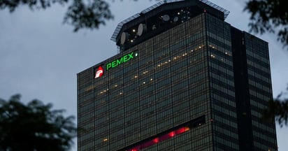 El saneamiento a las finanzas de Pemex tardaría al menos 5 años y tendría un costo de hasta 12 puntos del Producto Interno Interno Bruto del país, estimó la Fundación de Estudios Financieros (Fundef).
(ARCHIVO)