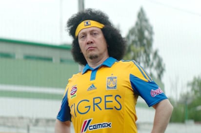 Por varios años se ha conocido que el actor, productor y director de Hollywood, Rob Schneider es fiel y apasionado fan de los Tigres de la UANL. (Especial) 