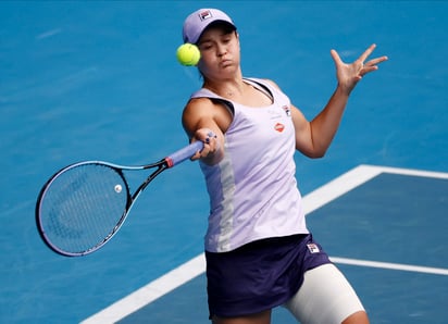 La número uno del mundo, Ashleigh Barty, pasó a la tercera ronda tras derrotar 6-2, 7-6 a Daria Gavrilova. (EFE)