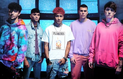 Con el fin de poner un poco de luz en medio de la pandemia de coronavirus y de recordar canciones emblemáticas que les marcaron “cuando eran pequeños”, el grupo CNCO presenta su tercer álbum de estudio, “Déjà vu”, un recopilatorio de trece versiones que “conectará a diferentes generaciones”. (ARCHIVO)
