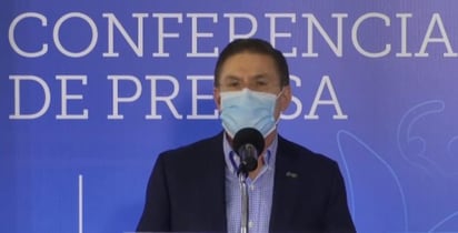 Este domingo 14 de febrero, la Secretaría de Salud de Durango y el gobernador José Rosas Aispuro comenzaron la conferencia diaria del reporte de casos COVID en el estado con el anuncio de 12 mil 800 vacunas inmediatas para adultos mayores, las cuales arribaron este mismo día.  (Facebook) 