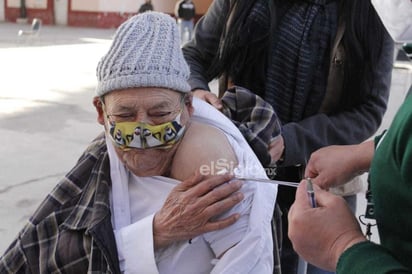 En el módulo que se instaló en la cabecera municipal se aplicarán 800 dosis, en grupos de 100 personas por día y para evitar que se aglomeren se citaron en bloques de 10 adultos cada media hora.
(EL SIGLO DE TORREÓN)