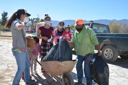 Las brigadas de limpieza llegaron a comunidades rurales.