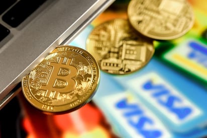 El bitcoin mantiene la tendencia alcista que inició la semana pasada tras la decisión del fabricante estadounidense de vehículos eléctricos Tesla de invertir 1,500 millones de dólares (1,242 millones de euros) en esta criptodivisa.
(ARCHIVO)