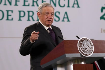 El Tribunal Electoral de México anuló el veto impuesto por la autoridad electoral que impedía al presidente del país, Andrés Manuel López Obrador, hablar sobre los comicios intermedios de este año durante sus conferencias de prensa matutinas.
(ARCHIVO)