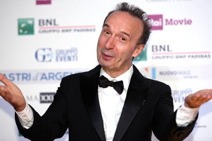 El director Matteo Garrone decidió aventurarse en una nueva versión de Pinocho, y qué mejor que hacerlo de la mano del ganador del Oscar, Roberto Benigni, quien hace veinte años actuó y dirigió su versión de este libro, pero que ahora se convierte en 'Gepetto'. (ARCHIVO)