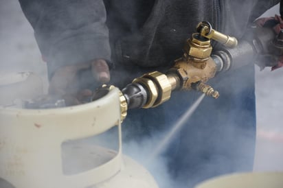 En torno al gas, dijo que además de la escasez causada por la tormenta invernal en Estados Unidos, subió de precio, encareciendo la vida de los usuarios.