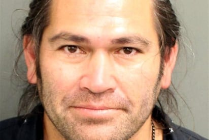 El expelotero Johnny Damon fue arrestado el viernes en Florida al oponer resistencia a un policía luego que se le pidió detener la marcha de su vehículo bajo sospecha de que conducía bajo el influjo del alcohol, de acuerdo con registros de la corte y de la cárcel. (ARCHIVO)