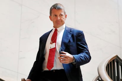 El mercenario Erik Prince, fundador de Blackwater y cercano al expresidente de EUA Donald Trump, violó el embargo de armas de Naciones Unidas a Libia en 2019, según un informe confidencial de esta organización difundido este viernes por The New York Times y The Washington Post. (ARCHIVO)