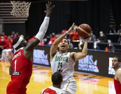 Los jugadores Omar de Haro y Alejandro Reyna, quienes serán refuerzos de los Toros de La Laguna en la temporada 2021 de la Liga de Basquetbol Estatal (LBE) de Chihuahua, tuvieron participación con la selección mexicana que disputó la “Ventana” de clasificación hacia la “AmeriCup 2022”, durante el fin de semana en el Coliseo Roberto Clemente, de San Juan, Puerto Rico. (CORTESÍA)