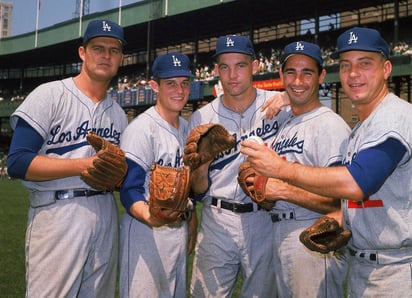 Stan Williams, el temible lanzador All-Star que ayudó a los Dodgers de Los Ángeles a ganar la Serie Mundial de 1959, murió. Tenía 84 años. (AP) 