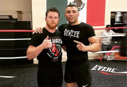 El Consejo Mundial de Boxeo, determinó que la contienda del sábado entre Saúl “Canelo” Álvarez y Avni Yildirim, se denomine la 'Pelea por la Paz'. (ESPECIAL)