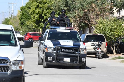 Fuentes de seguridad informaron que un hombre descendió de un taxi e ingresó al lugar, para posteriormente sacar de entre sus ropas un arma de fuego y amagar a la encargada.
(ARCHIVO)