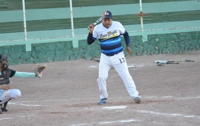 Un par de juegos muy apretados y emocionantes hasta el último out, además de otros dos en los que voló la pelota por los aires, entregó la octava jornada de la temporada “Luis Carlos Santiesteban Hernández” en la Liga de Beisbol Súper Máster de La Laguna. (ESPECIAL)