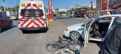 El percance vial se registró ayer miércoles a la altura del Mercado de Abastos de la ciudad de Gómez Palacio.