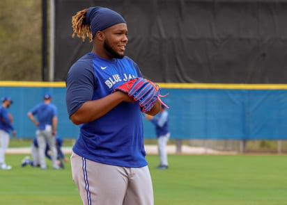 Vladimir Guerrero Jr. asegura que perdió 19 kilogramos para llegar en mejor forma a la pretemporada de Toronto. (CORTESÍA AZULEJOS)