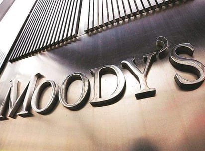 La reforma eléctrica que aprobó esta semana la Cámara de Diputados de México traerá un impacto negativo al sector porque socava la competencia y los objetivos de energía limpia del país, advirtió este jueves la agencia Moody's.
(ARCHIVO)