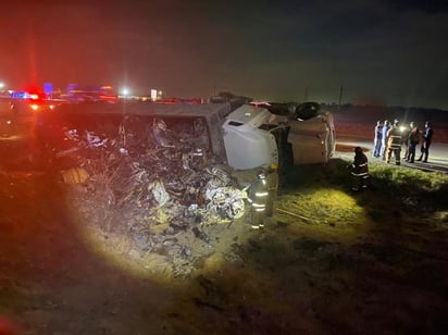 Tráiler cargado con 28 toneladas de chatarra volcó la noche del jueves sobre la carretera Gómez Palacio-Jiménez, a la altura del poblado Bucareli y el chofer resultó sólo con algunas contusiones que no ameritaron su hospitalización.
 (EL SIGLO DE TORREÓN)