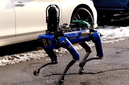 El Departamento de Policía de Nueva York probó esta semana en el barrio del Bronx una robot de Boston Dynamics en la escena de un crimen para probar sus capacidades de vigilancia en un escenario real, confirmó este viernes a Efe un portavoz policial. (ESPECIAL) 