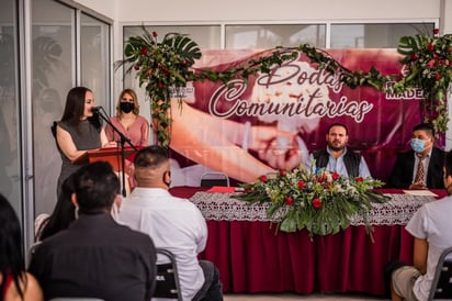 Este viernes se organizó una sencilla ceremonia se hizo entrega de las acta a las parejas que participaron en las Bodas Comunitarias que organizó DIF Madero en el marco del Mes del Amor y la Amistad. (MARY VÁZQUEZ)