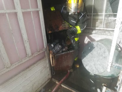 Se desconocen las causas del incendio, aunque las primeras hipótesis señalaron que se pudo tratar de un cortocircuito. (EL SIGLO DE TORREÓN)