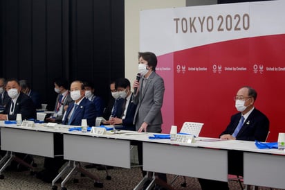 Seiko Hashimoto, presidenta del comité organizador, habla durante una reunión de la junta directiva en Tokio. (AP)