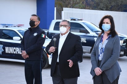 El jefe de la Policía de Torreón, Primo García, negó hoy jueves que exista una ola de robos y asaltos en la ciudad, sin embargo, admitió que los últimos casos que se han presentado sí han generado una vigilancia de mayor intensidad.
(FERNANDO COMPEÁN)