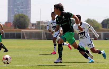 En el cierre de la jornada 9 del Torneo Guardianes 2021 de la categoría Sub-17, los Pumas derrotaron 2-1 a Santos Laguna en las instalaciones capitalinas de La Cantera 2. (CLUB SANTOS)