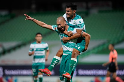 Será esta misma noche, cuando se pongan a la venta los boletos para el duelo del próximo domingo entre Santos Laguna y Rayos del Necaxa, con un aforo del 40 por ciento en el Estadio Corona. (ESPECIAL) 