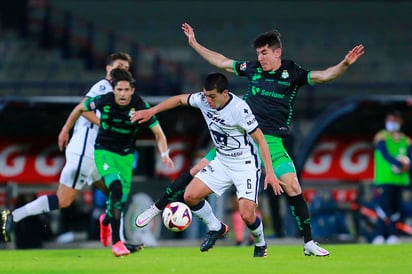  Con solitario gol los Pumas de la Universidad Nacional Autónoma de México vencieron en el cierre de la Jornada 9 al Santos Laguna en es estadio Olímpico Universitario. (JAM MEDIA) 