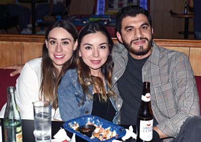 Gabriela Guardado, Alejandra Betancourt y Martín Venegas. (EL SIGLO DE TORREÓN / Jesús Galindo López)